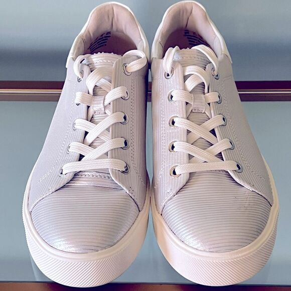 Naturalizer Morrison Silver Textured Sneakers NWOT - Picture 4 of 8